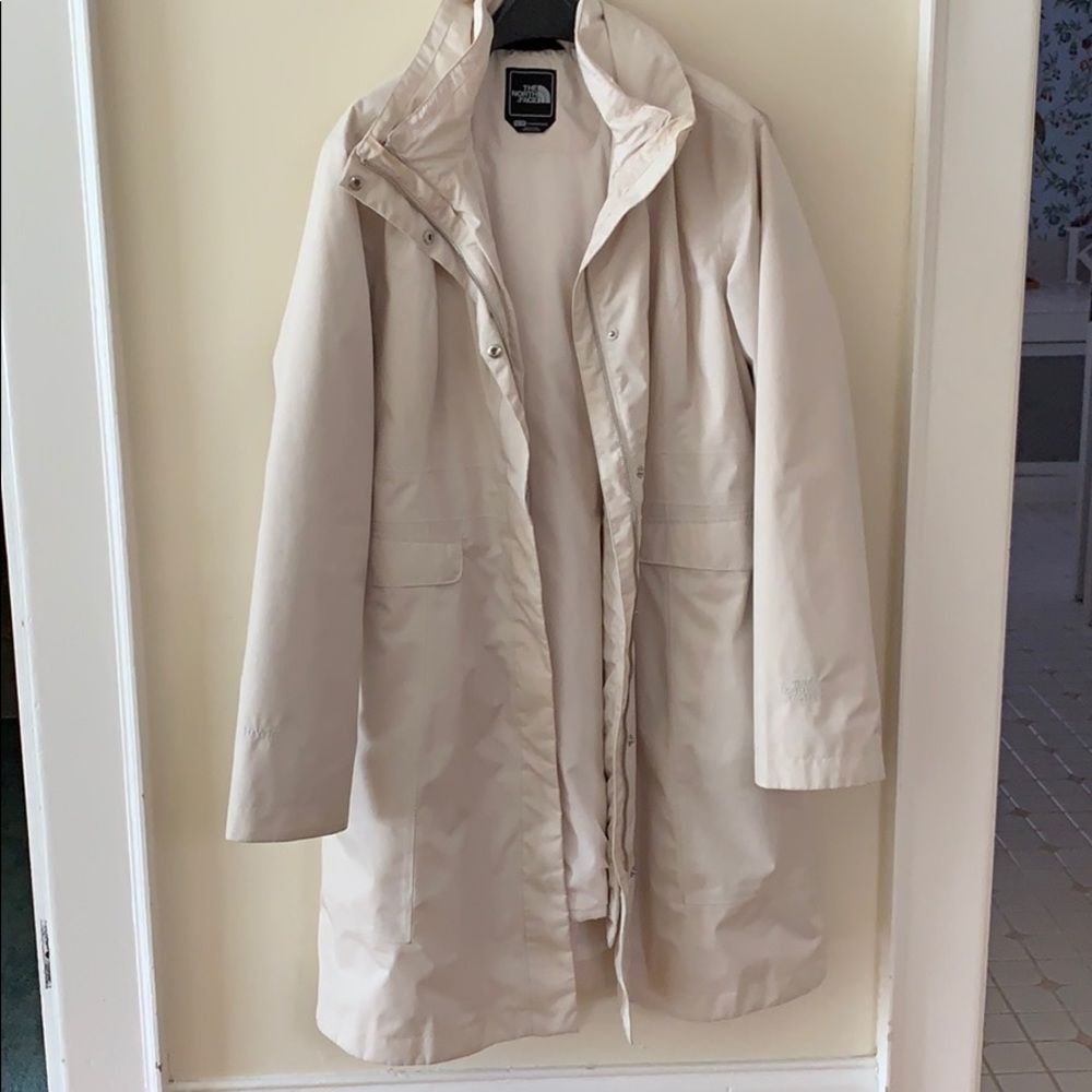 North Face Women’s Cream Parka W/Zip Out Liner
